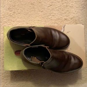 Naot Helm brown booties